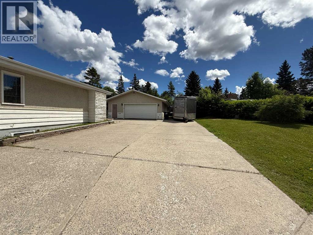 106 Sunwapta Drive — photo 23
