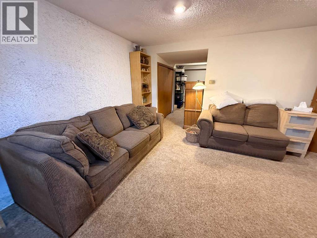 106 Sunwapta Drive — photo 18