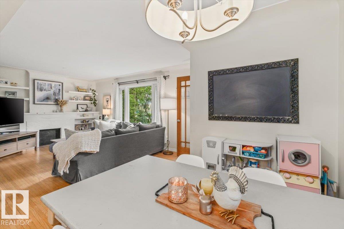 11430 122 ST NW - 12