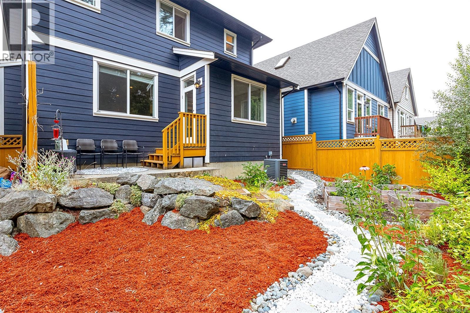 #15 3205 GIBBINS Rd - 23