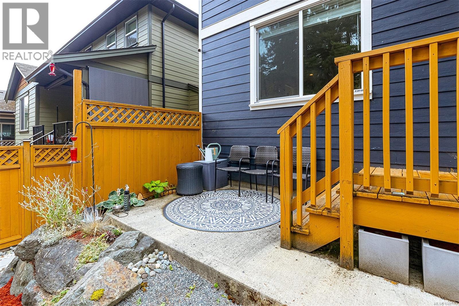 #15 3205 GIBBINS Rd - 20