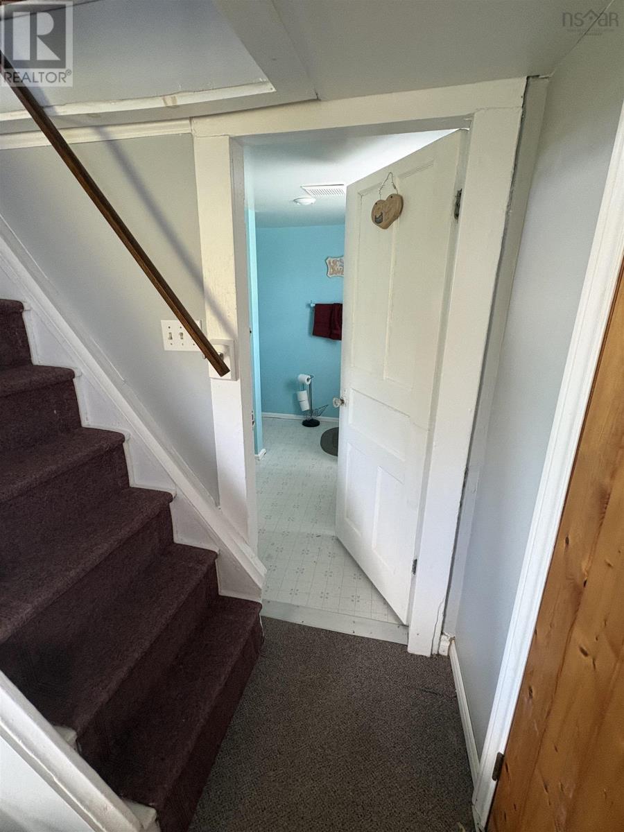 1933 West Ship Harbour Road - 12