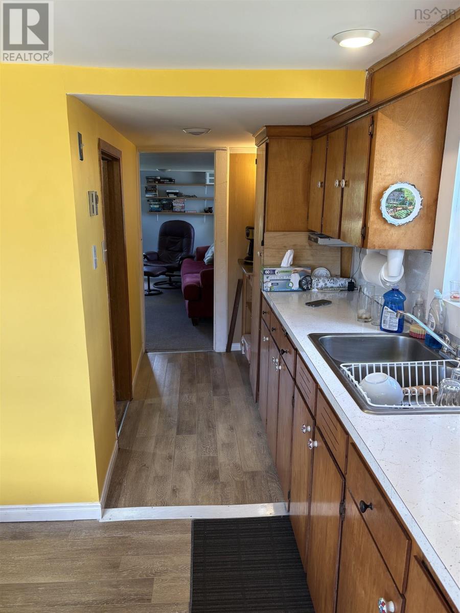 1933 West Ship Harbour Road - 8