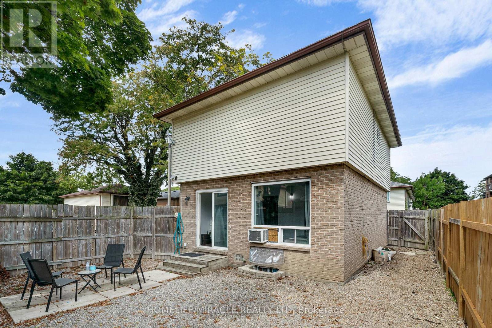 1180 HEATHFIELD COURT - 21