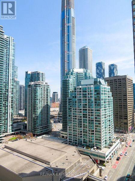 #1013 33 HARBOUR SQUARE - 1