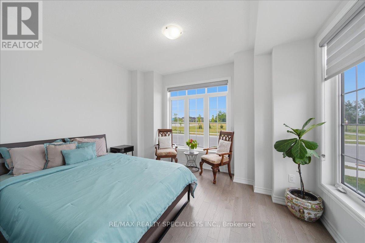 120 DURHAM AVENUE - 27