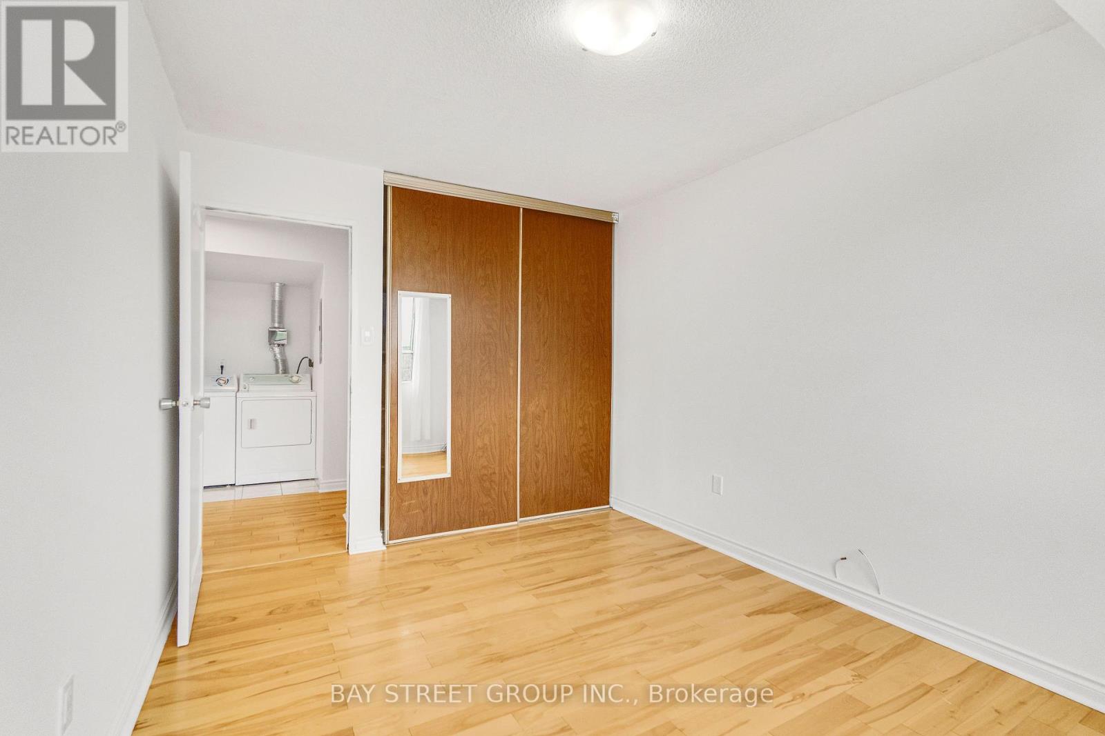 #1207 10 STONEHILL COURT - 28