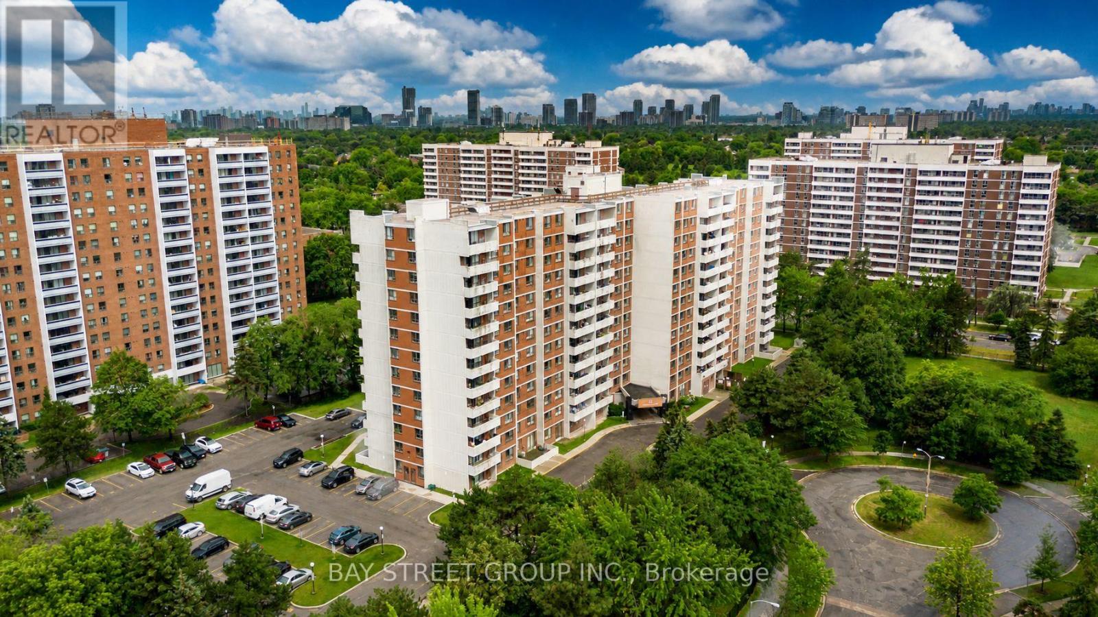 #1207 10 STONEHILL COURT - 40