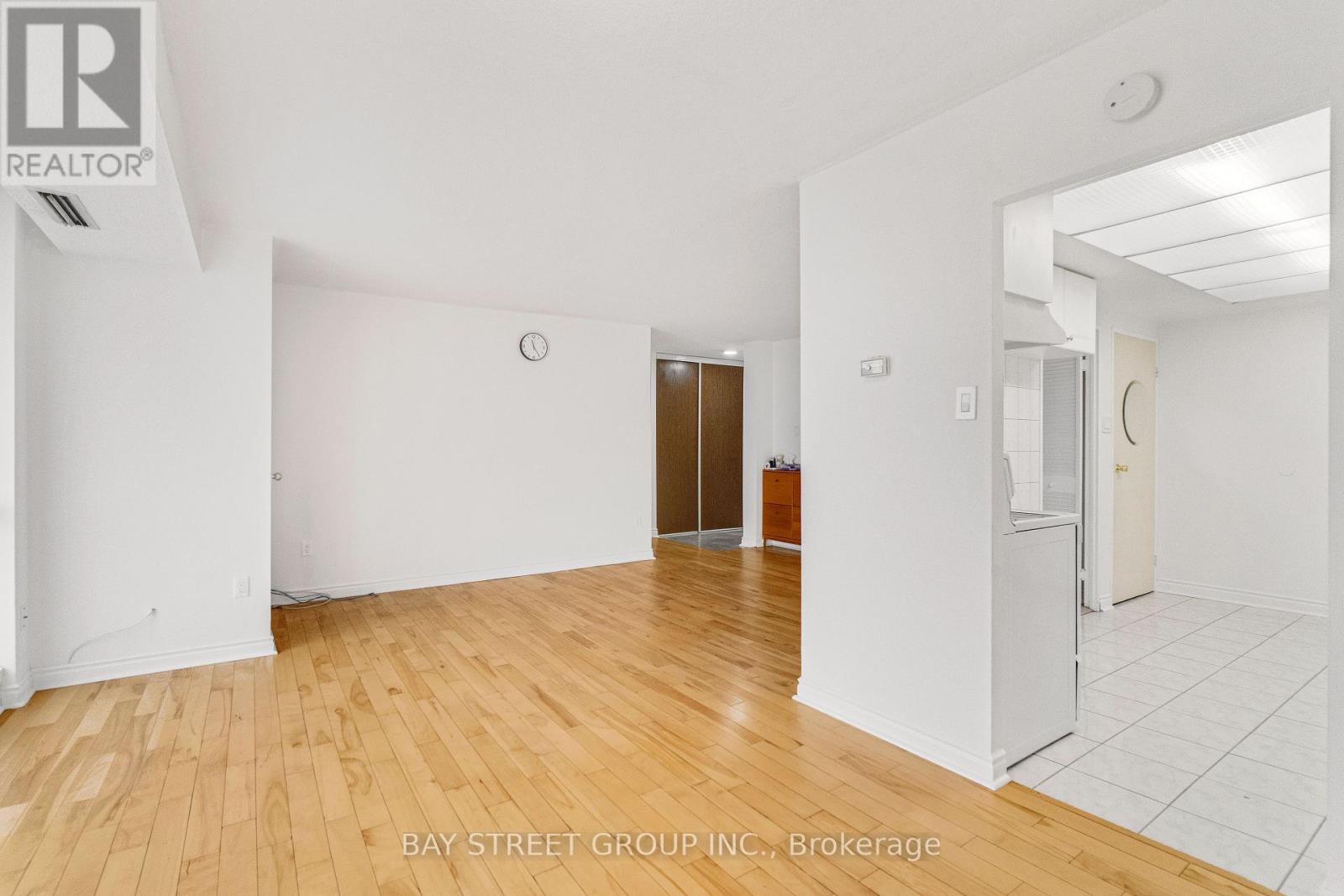 #1207 10 STONEHILL COURT - 16