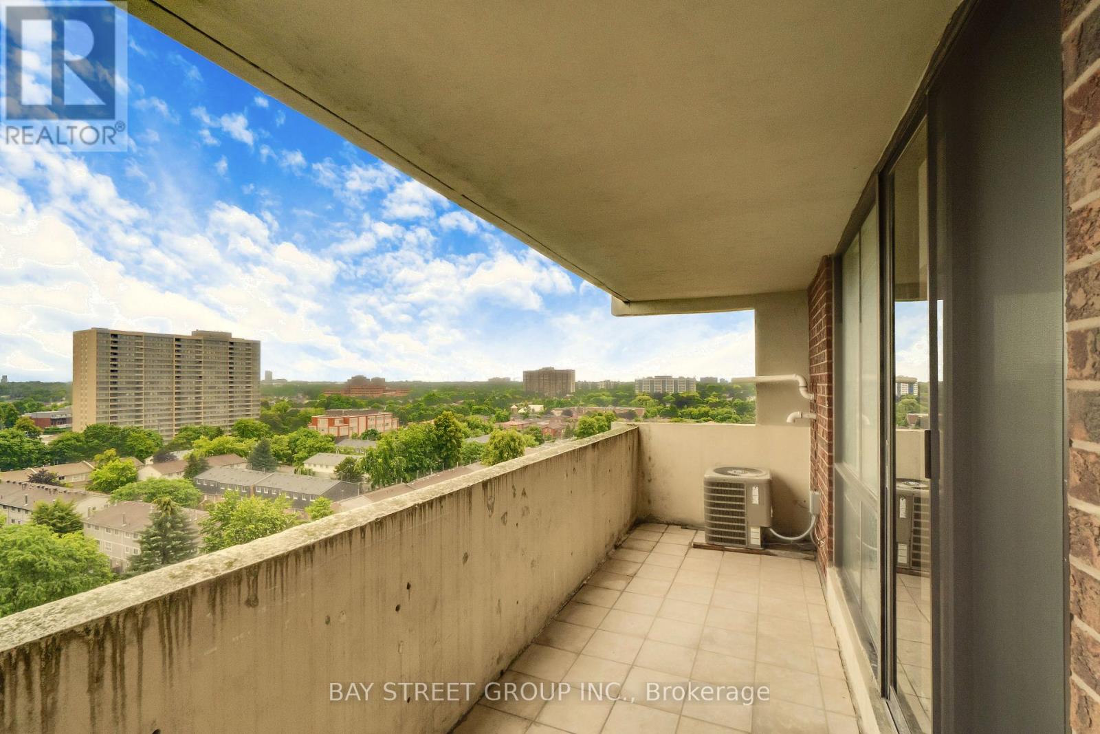 #1207 10 STONEHILL COURT - 32