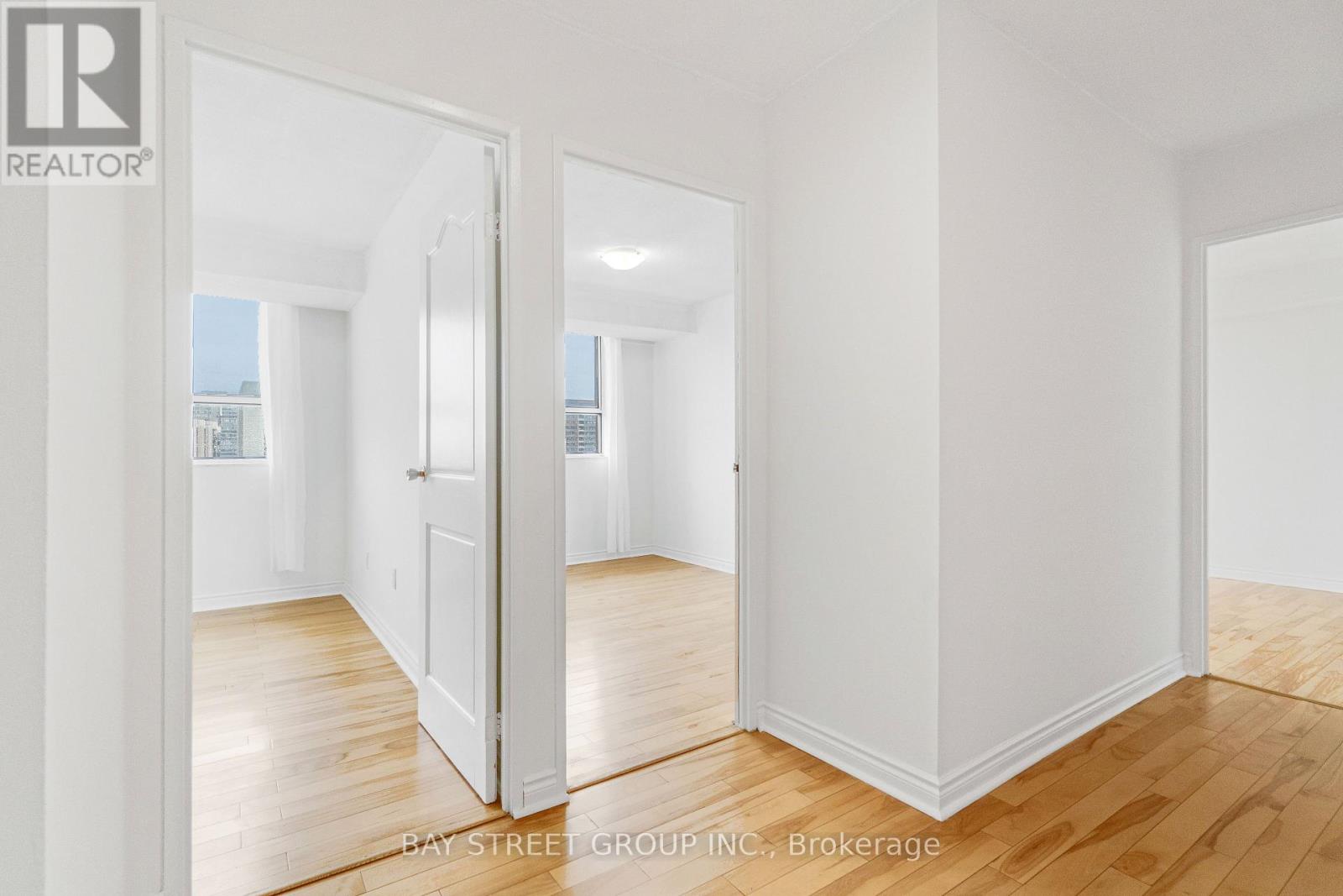 #1207 10 STONEHILL COURT - 19