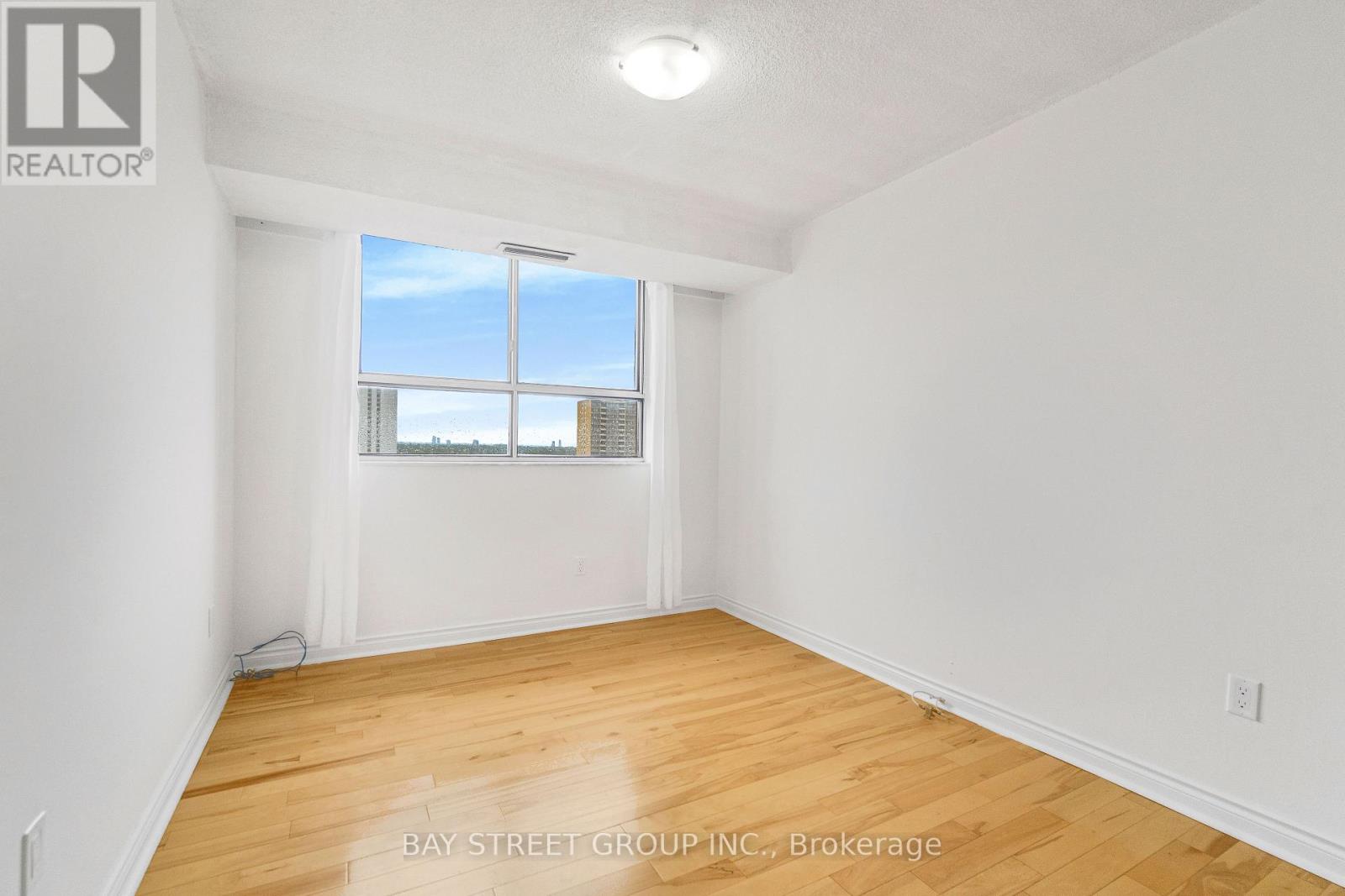 #1207 10 STONEHILL COURT - 24