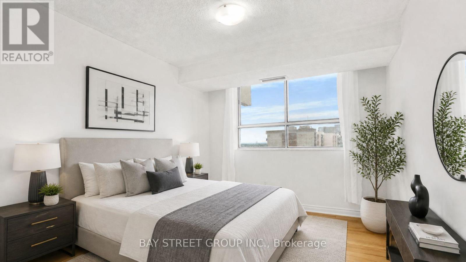 #1207 10 STONEHILL COURT - 26