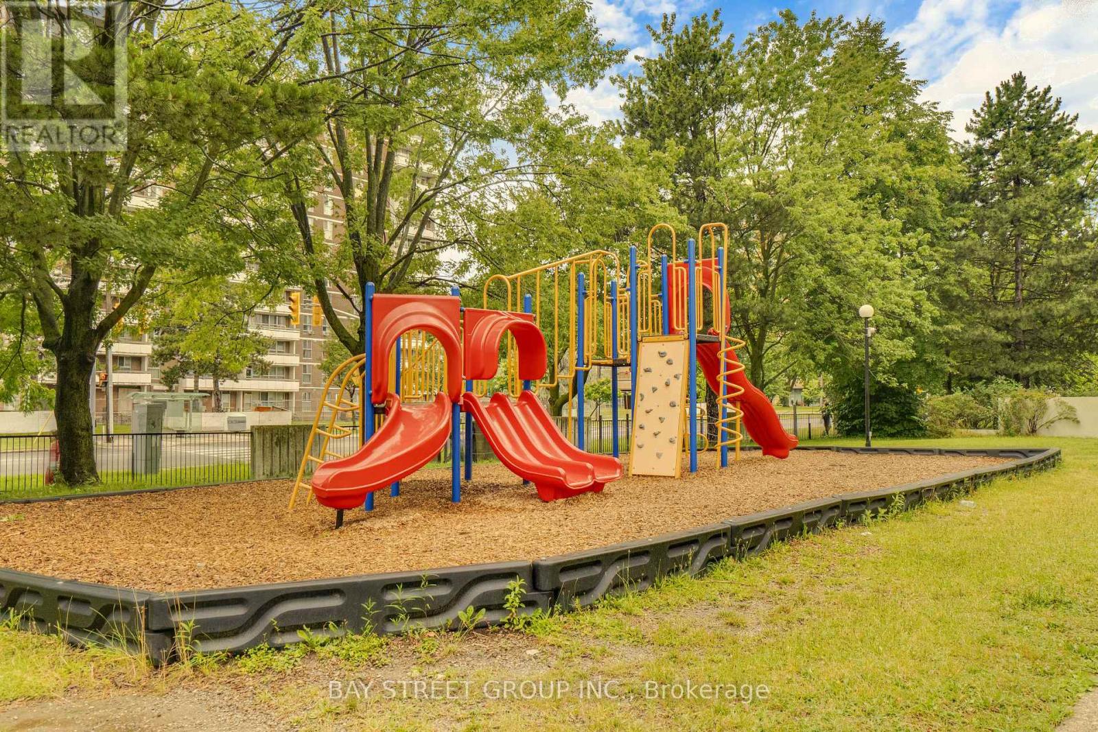 #1207 10 STONEHILL COURT - 39