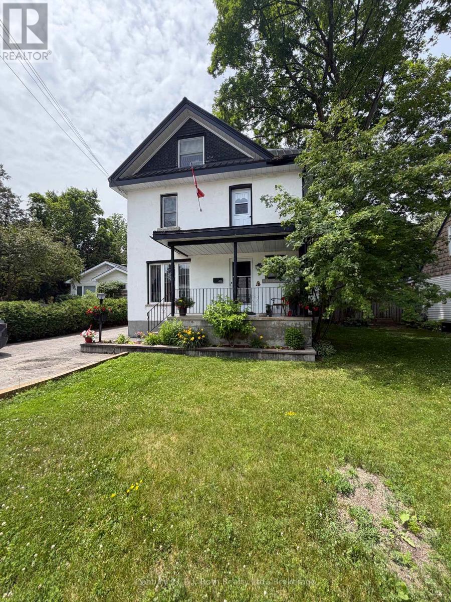 476 RUSSELL STREET - 1