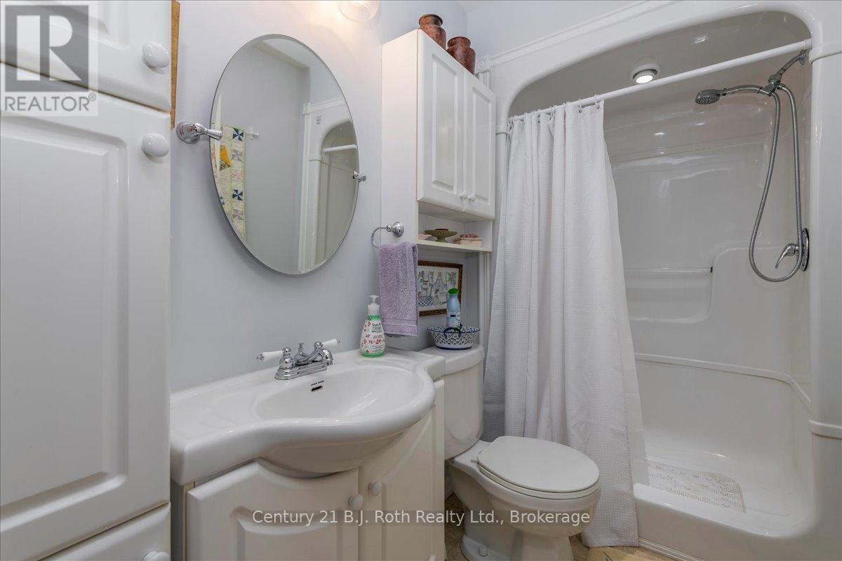 476 RUSSELL STREET - 22