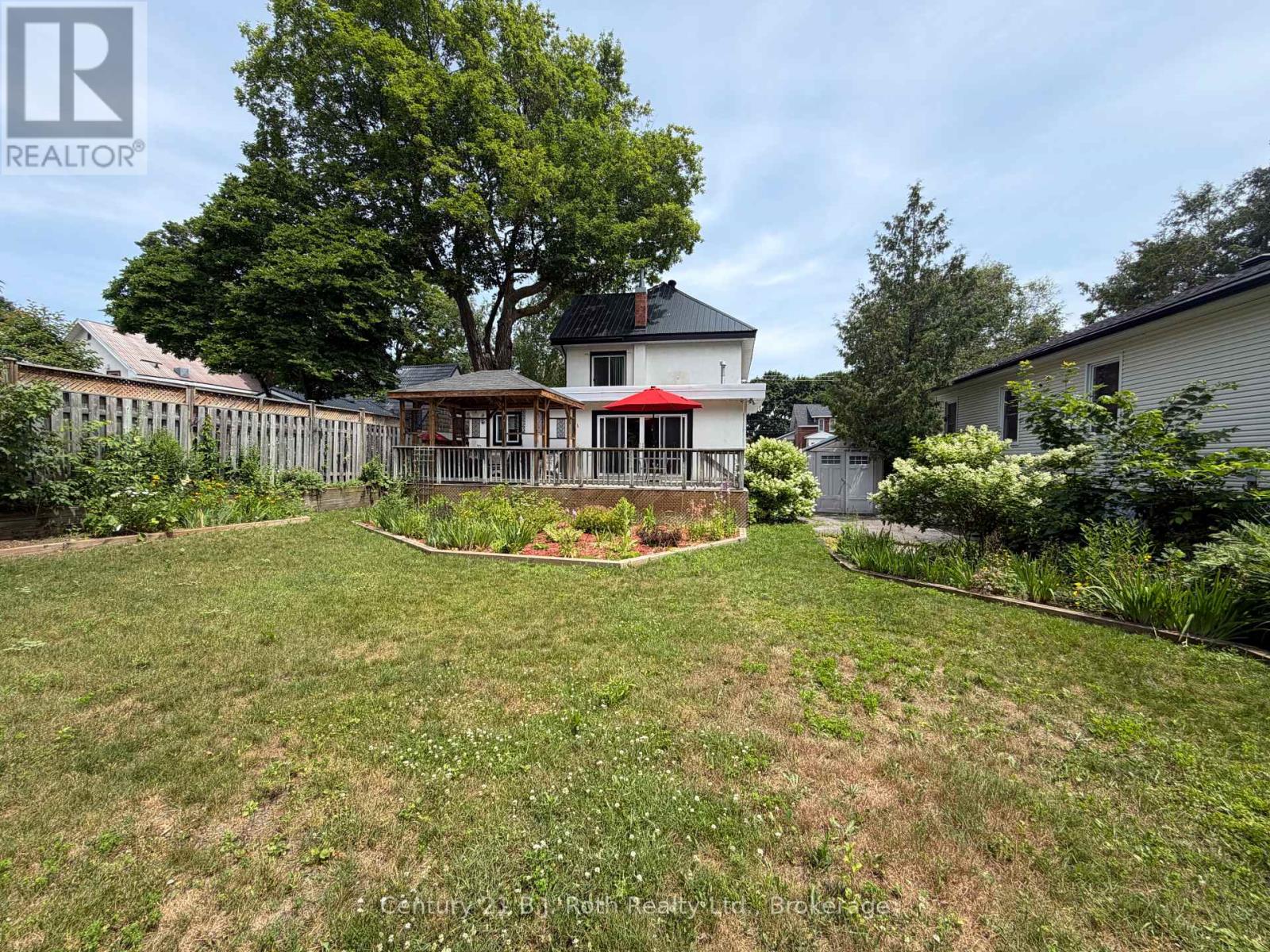 476 RUSSELL STREET - 27