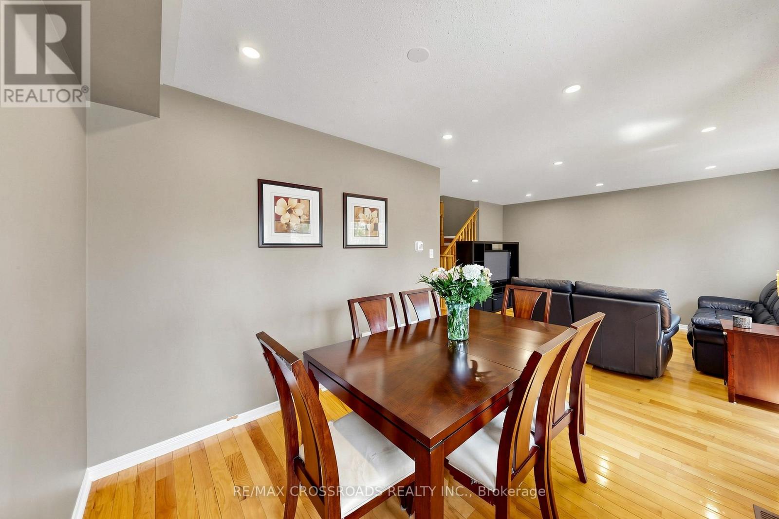 41 PRINCE CHARLES WAY - 10