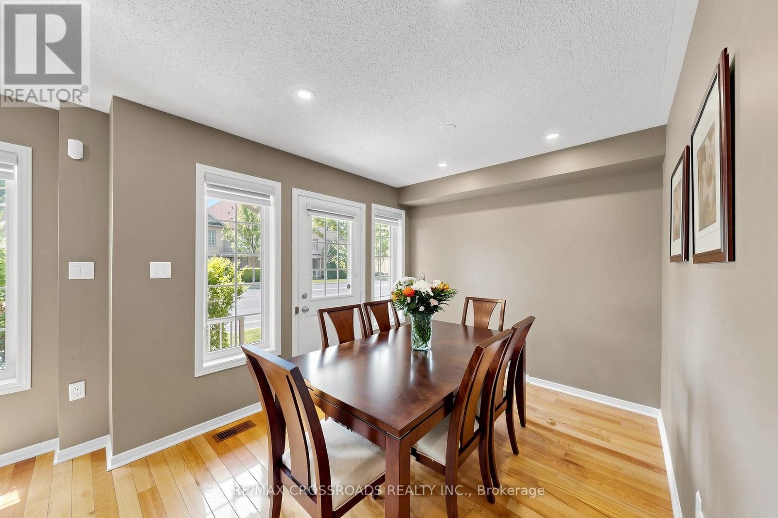 41 PRINCE CHARLES WAY - 11
