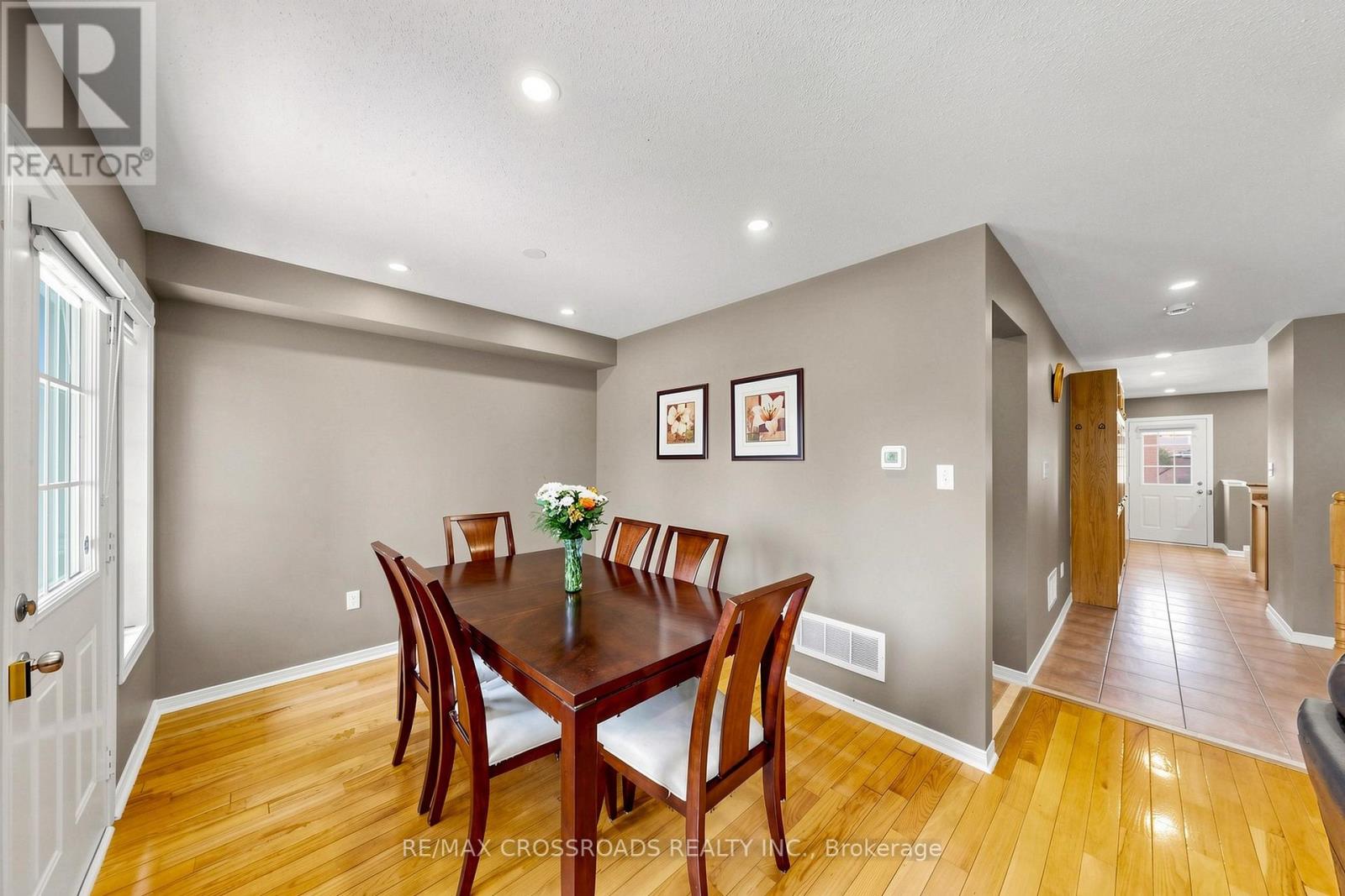 41 PRINCE CHARLES WAY - 12