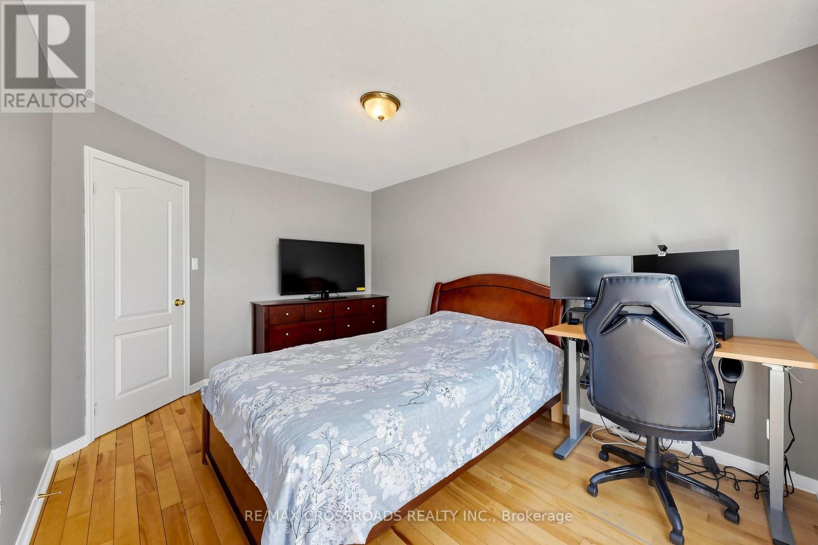 41 PRINCE CHARLES WAY - 18