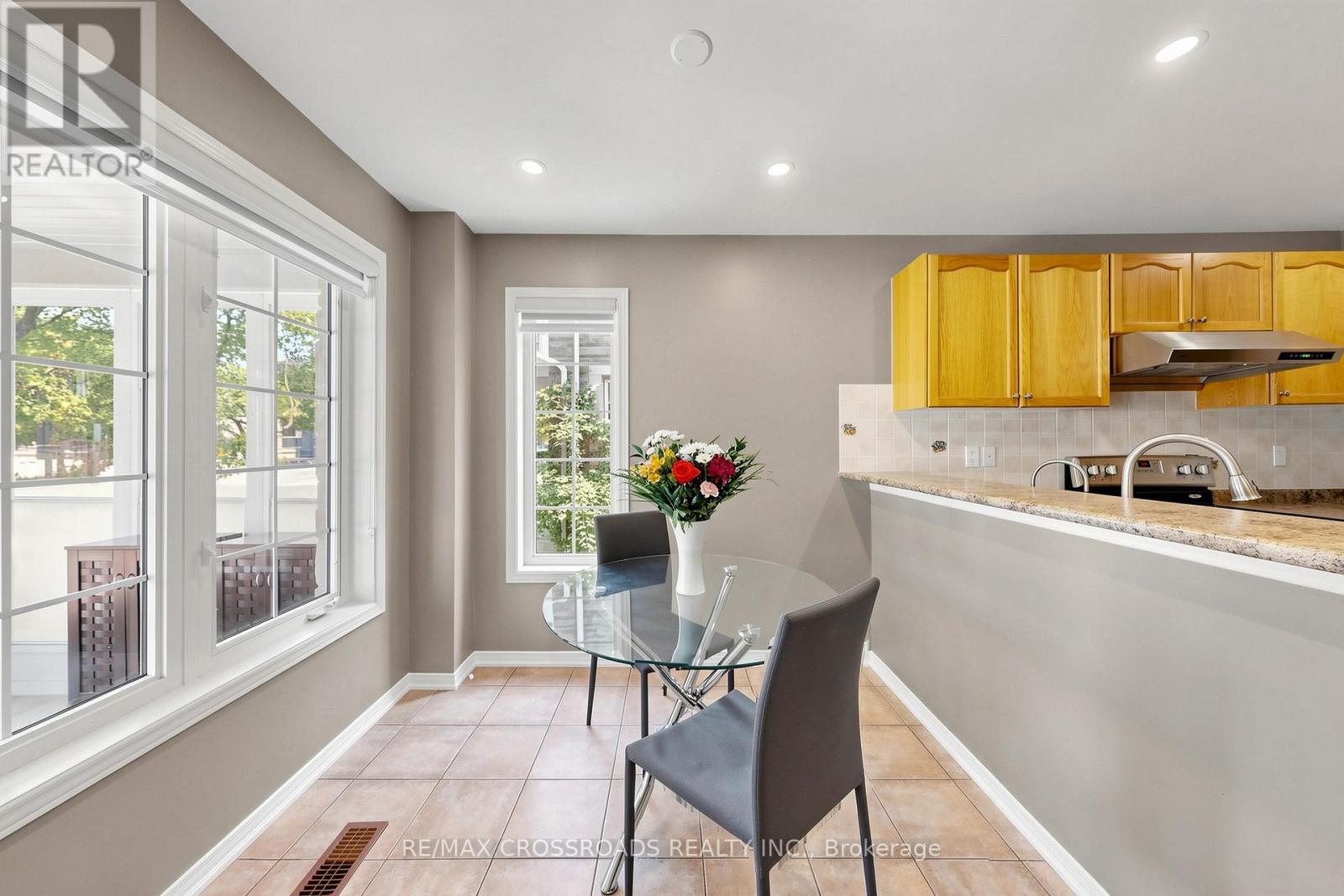 41 PRINCE CHARLES WAY - 4