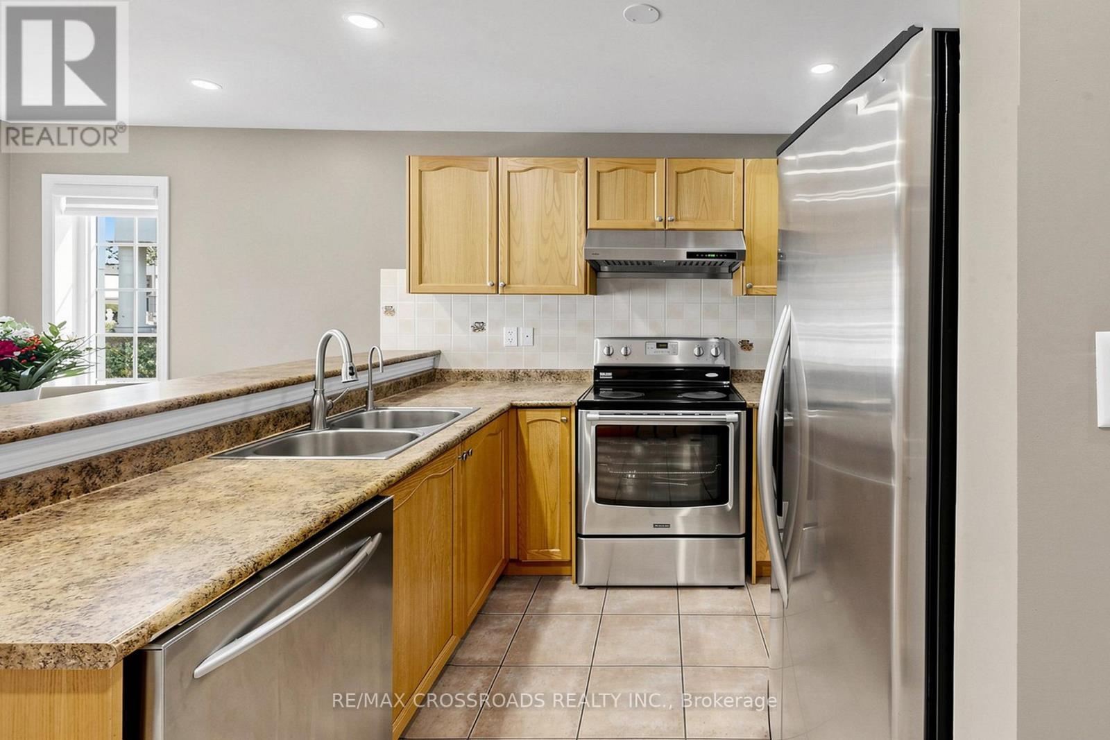 41 PRINCE CHARLES WAY - 7