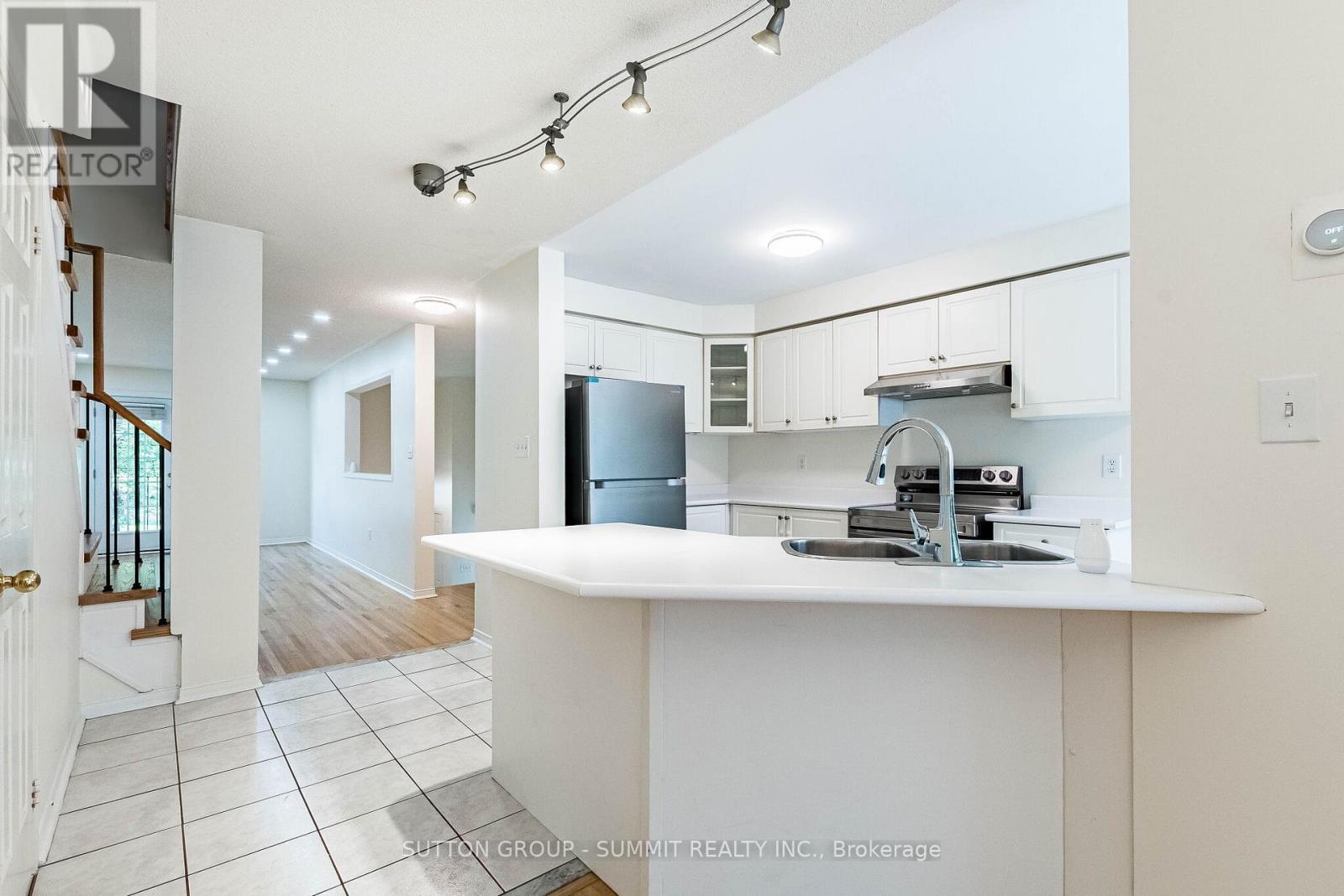 #63 1591 SOUTH PARADE COURT - 23