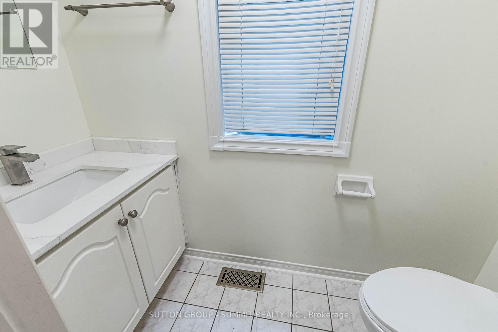 #63 1591 SOUTH PARADE COURT - 24