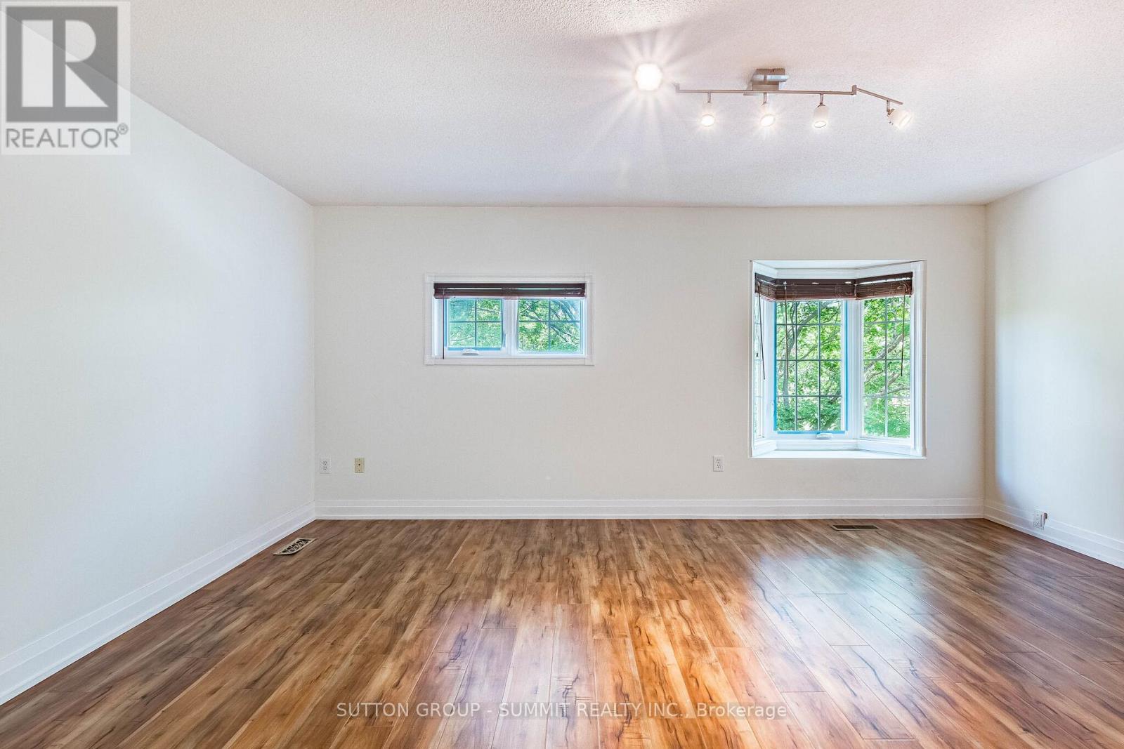 #63 1591 SOUTH PARADE COURT - 28