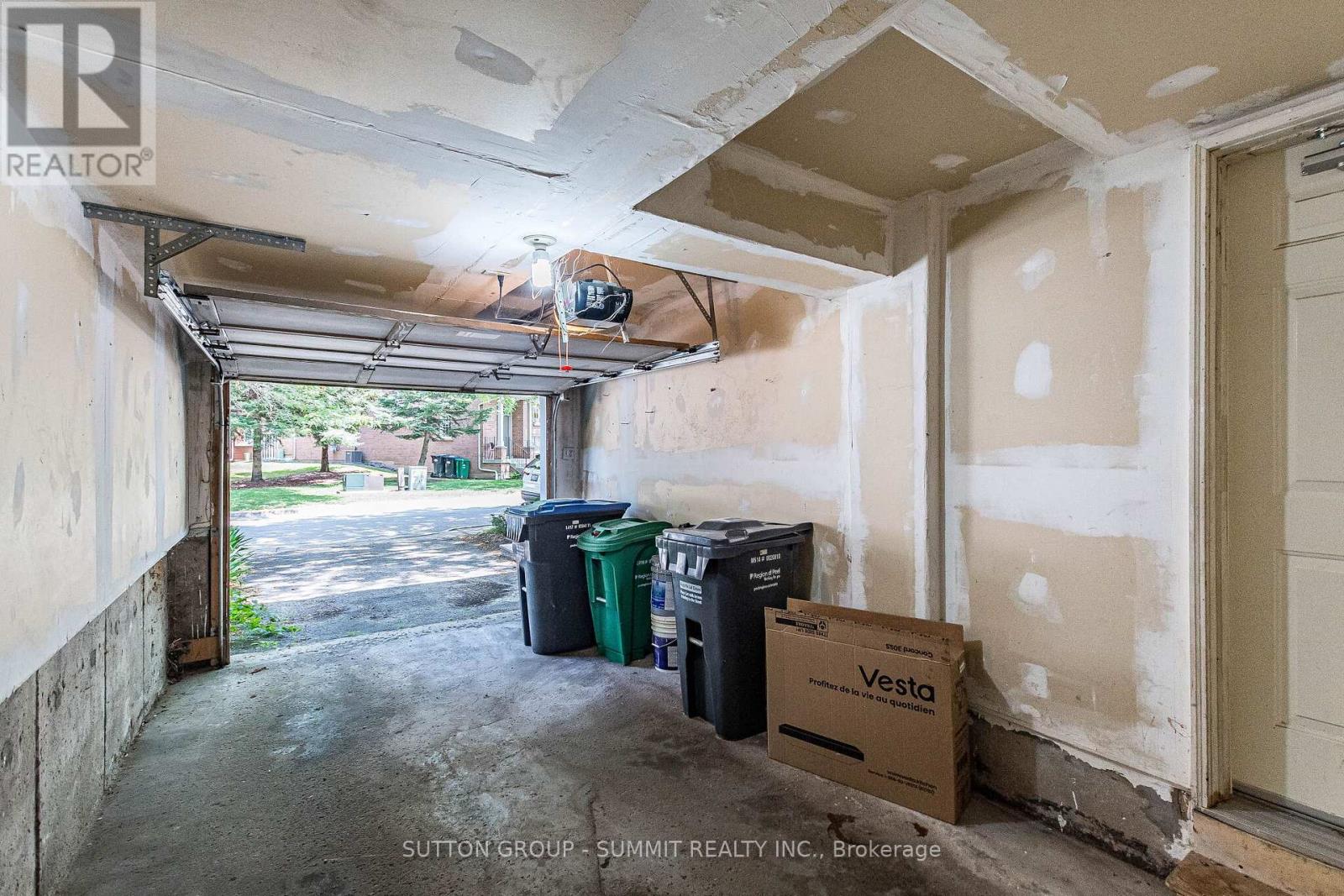 #63 1591 SOUTH PARADE COURT - 47