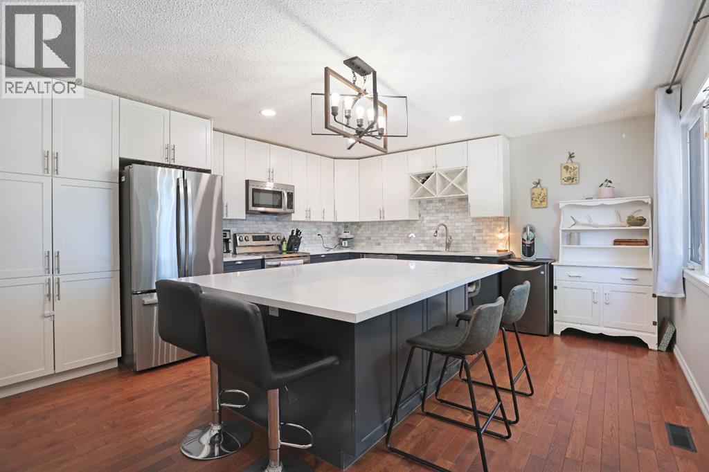 52 Marshall Drive W — photo 10