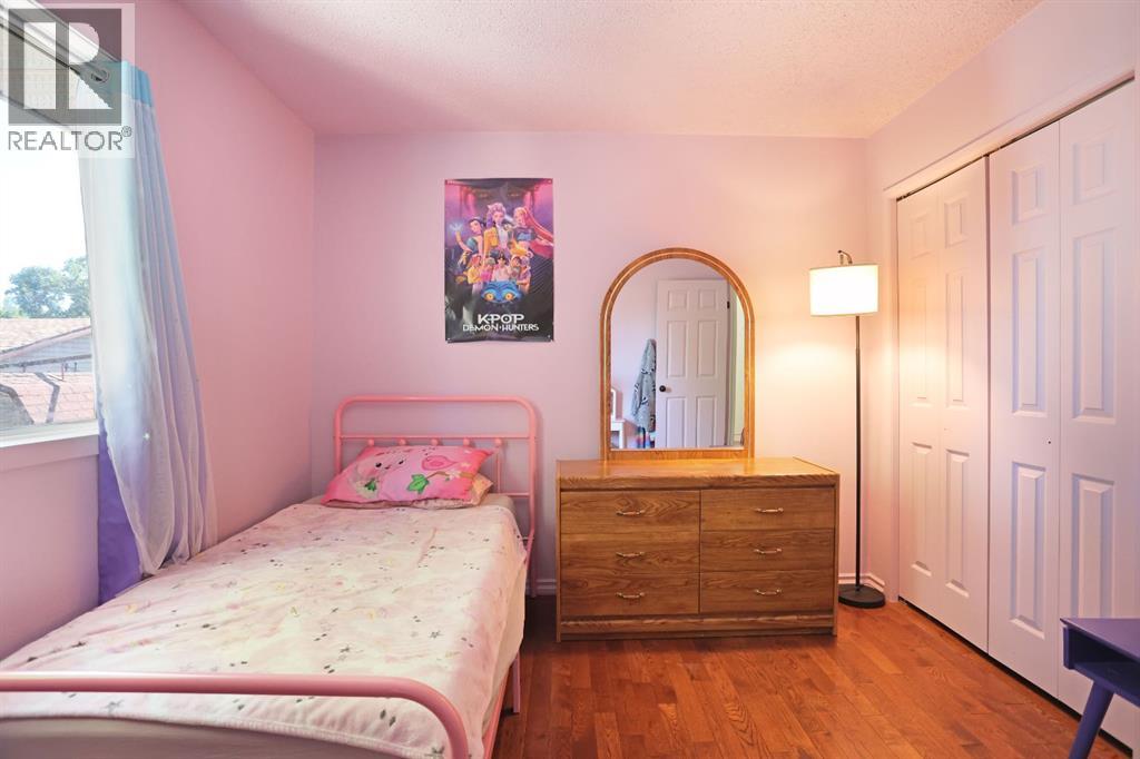 52 Marshall Drive W — photo 19