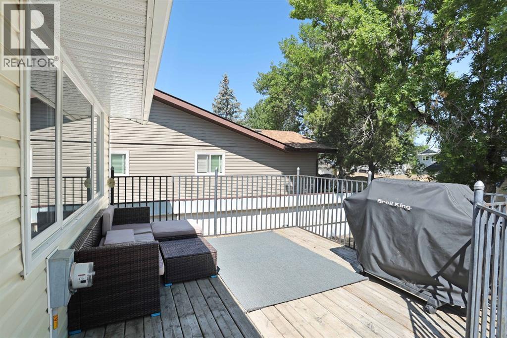 52 Marshall Drive W — photo 38