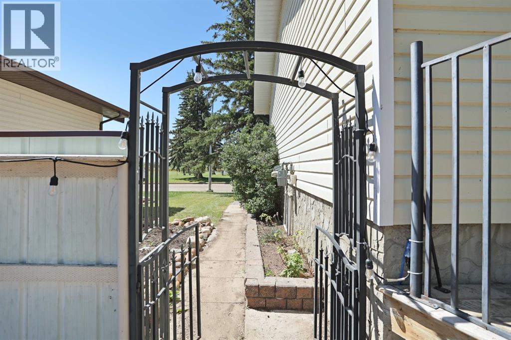 52 Marshall Drive W — photo 40