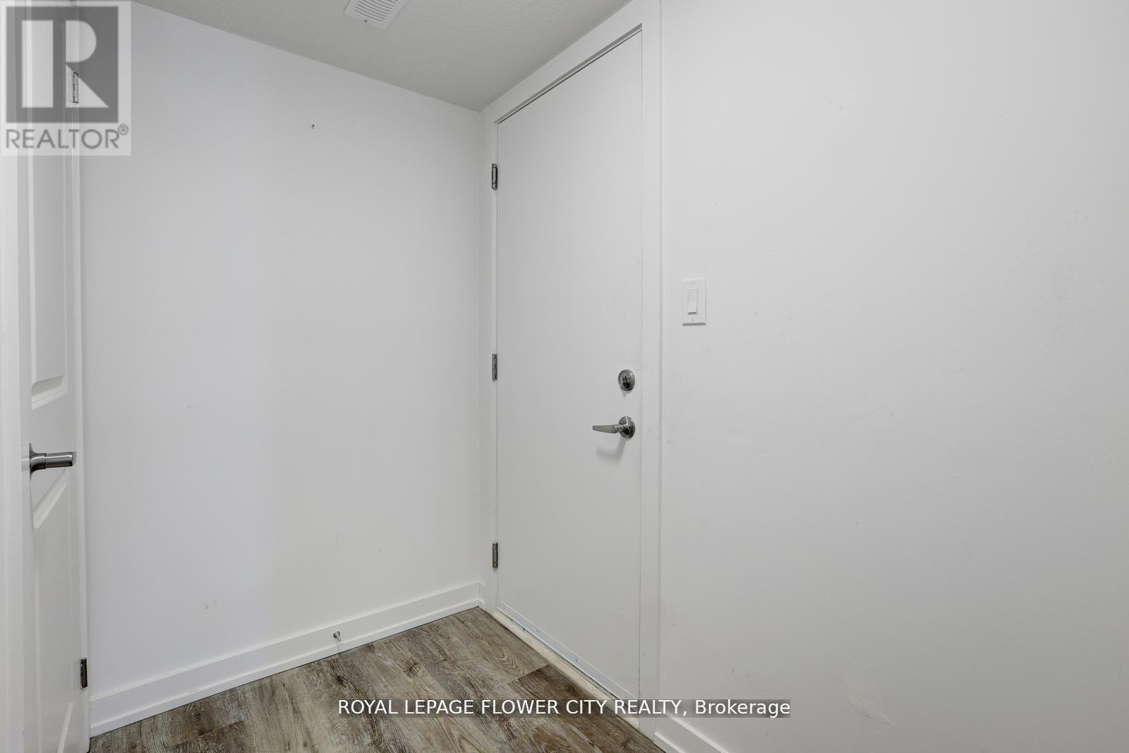 #16 205 WEST OAK TRAIL - 18