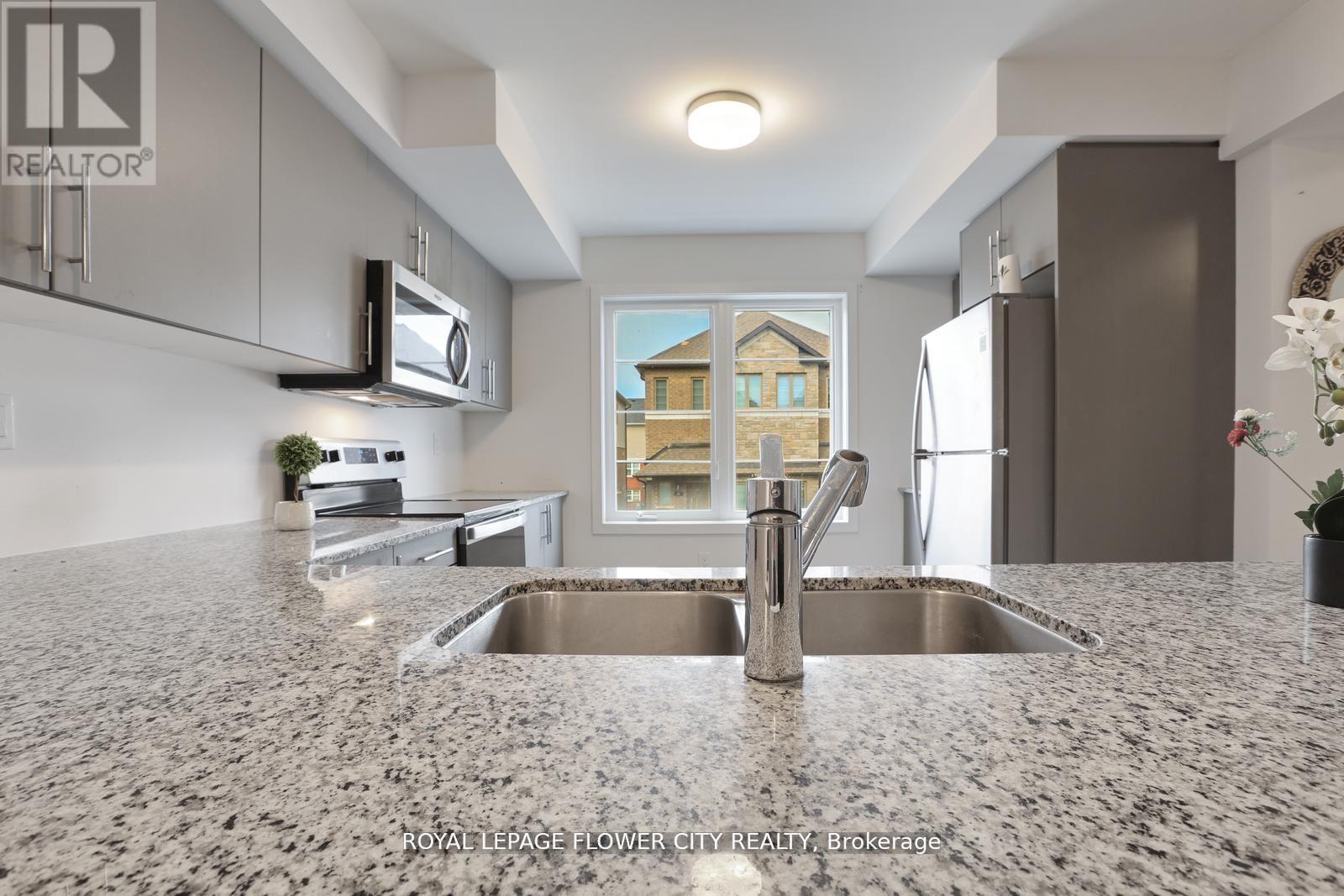 #16 205 WEST OAK TRAIL - 23