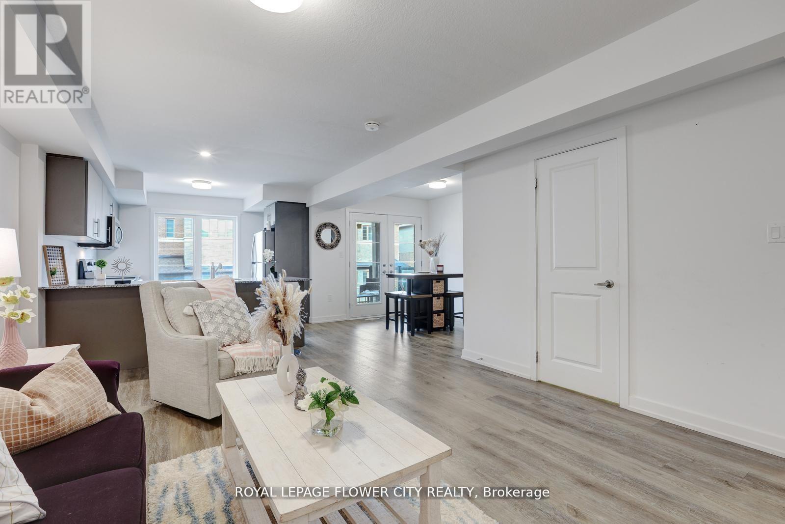 #16 205 WEST OAK TRAIL - 24