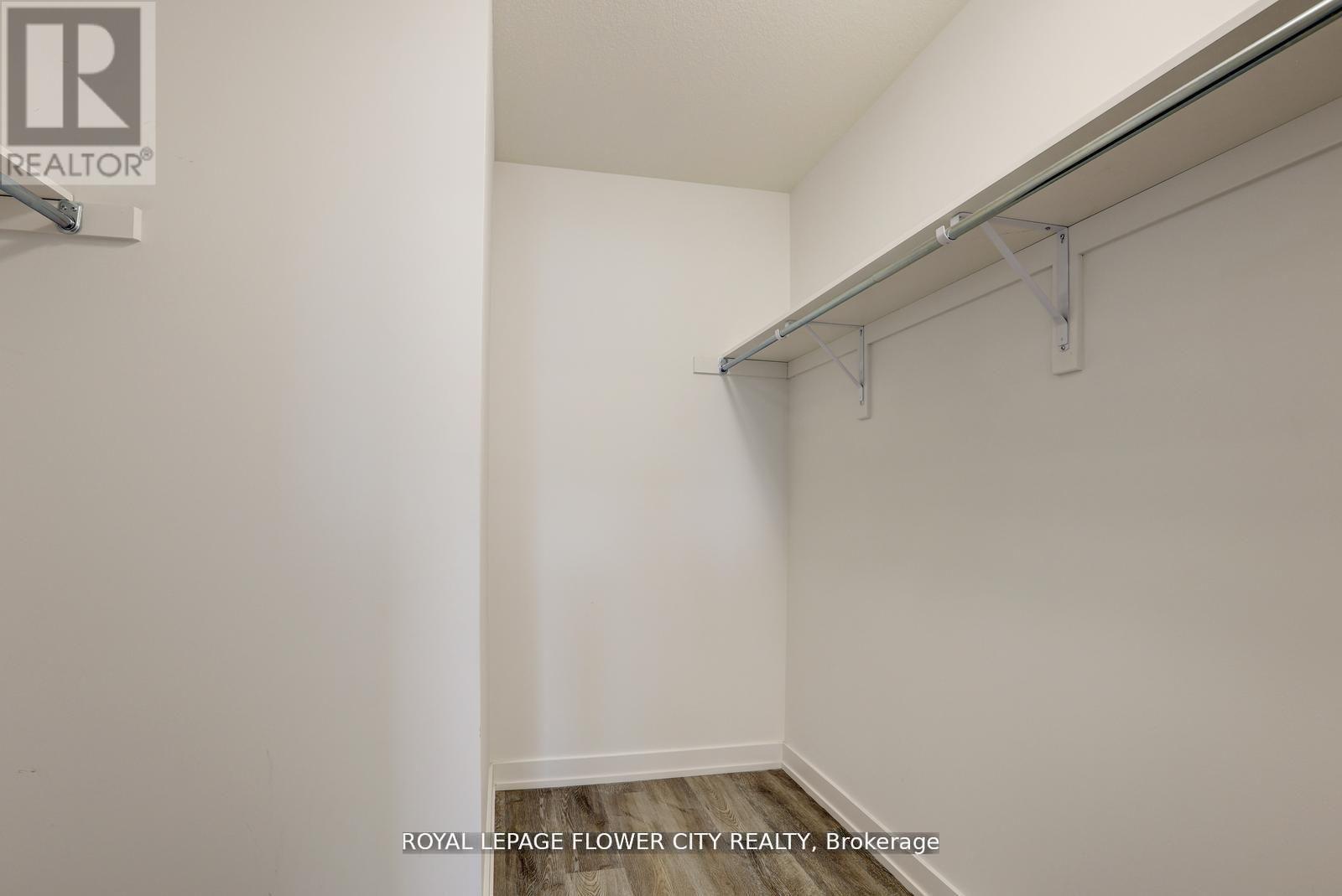 #16 205 WEST OAK TRAIL - 30
