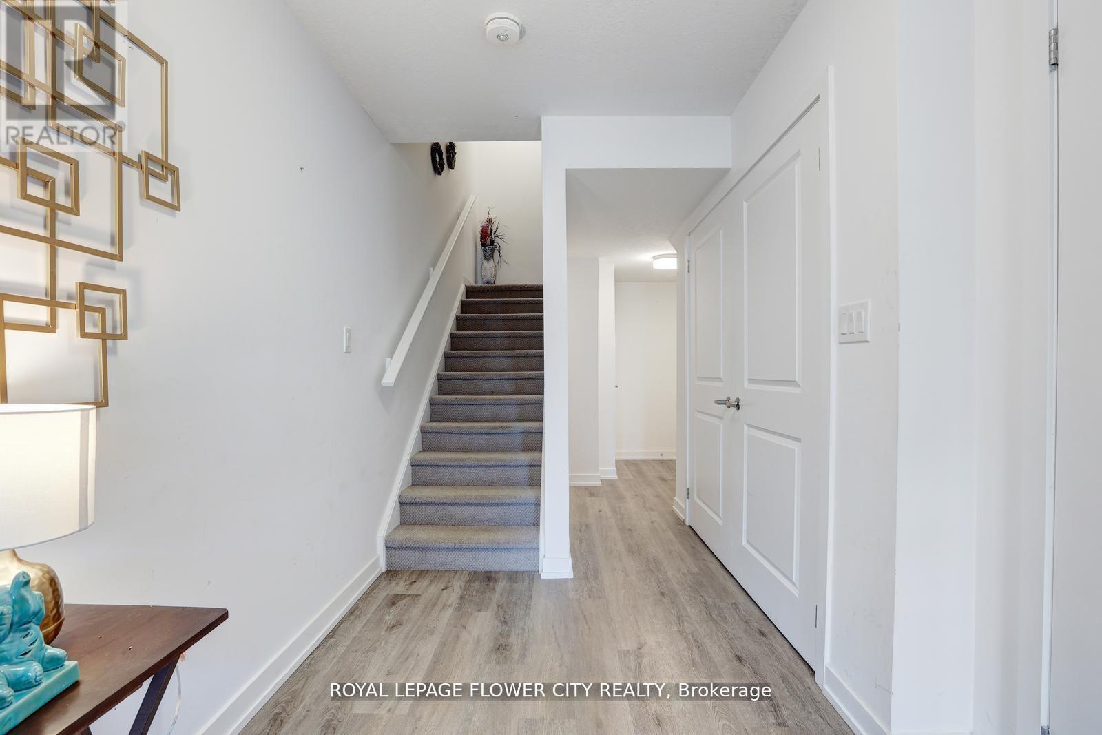 #16 205 WEST OAK TRAIL - 33