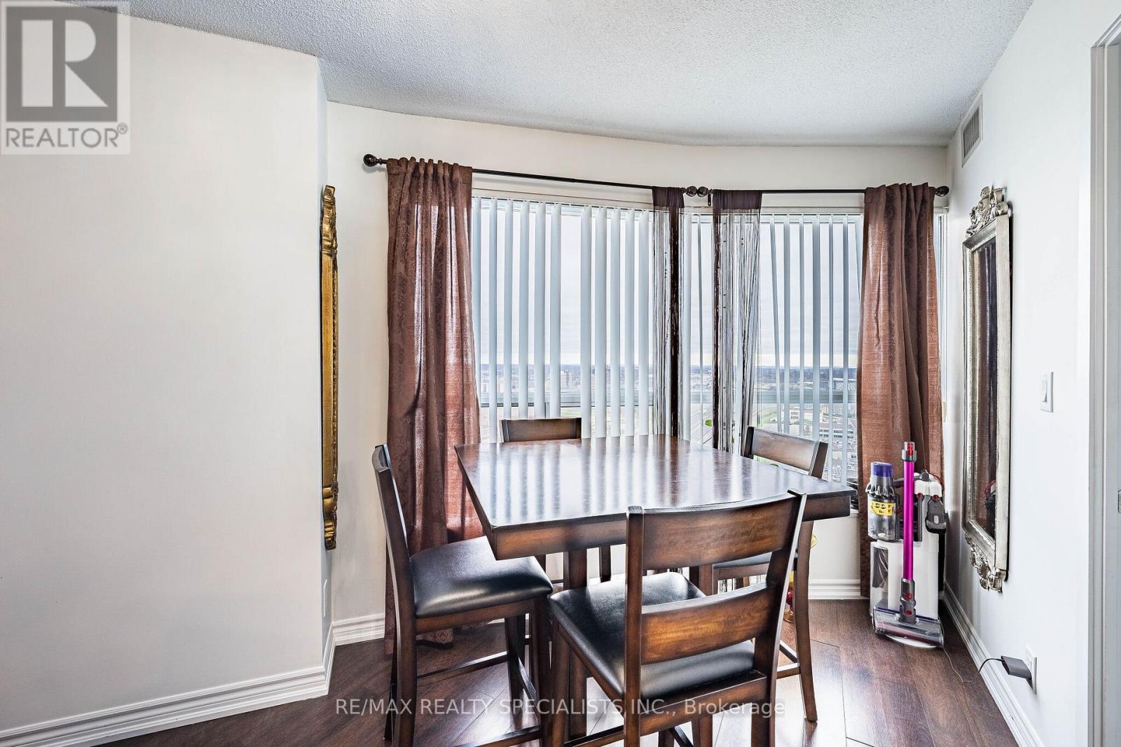 #2803 38 LEE CENTRE DRIVE - 16