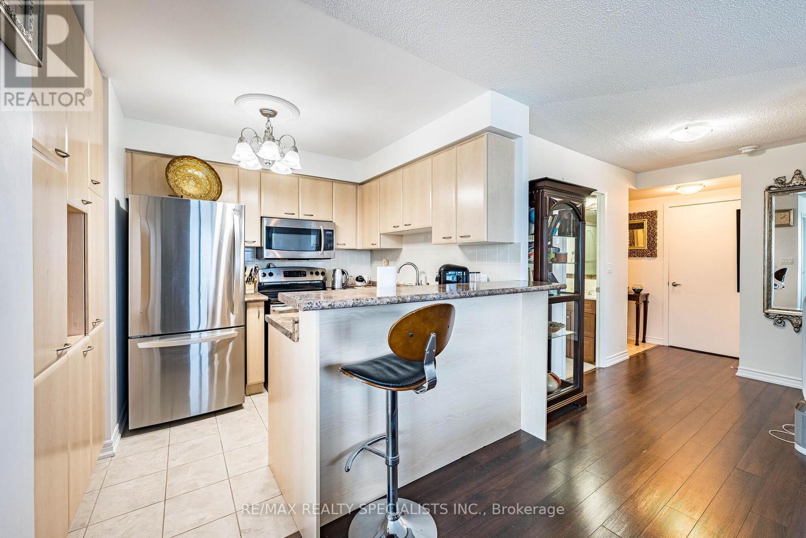 #2803 38 LEE CENTRE DRIVE - 20