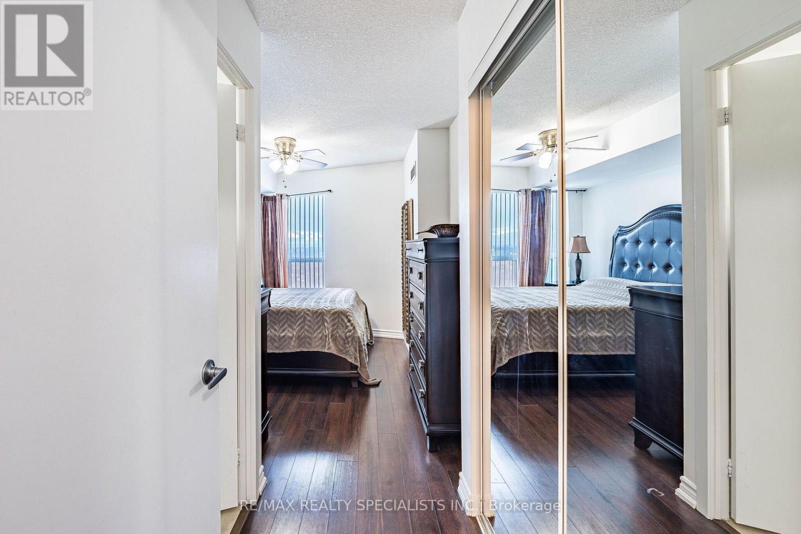 #2803 38 LEE CENTRE DRIVE - 26