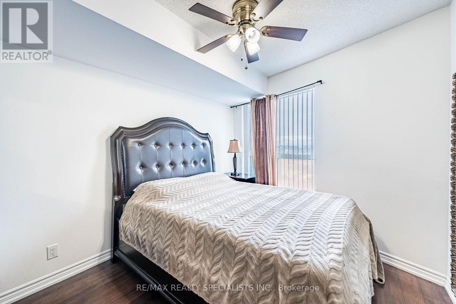 #2803 38 LEE CENTRE DRIVE - 27