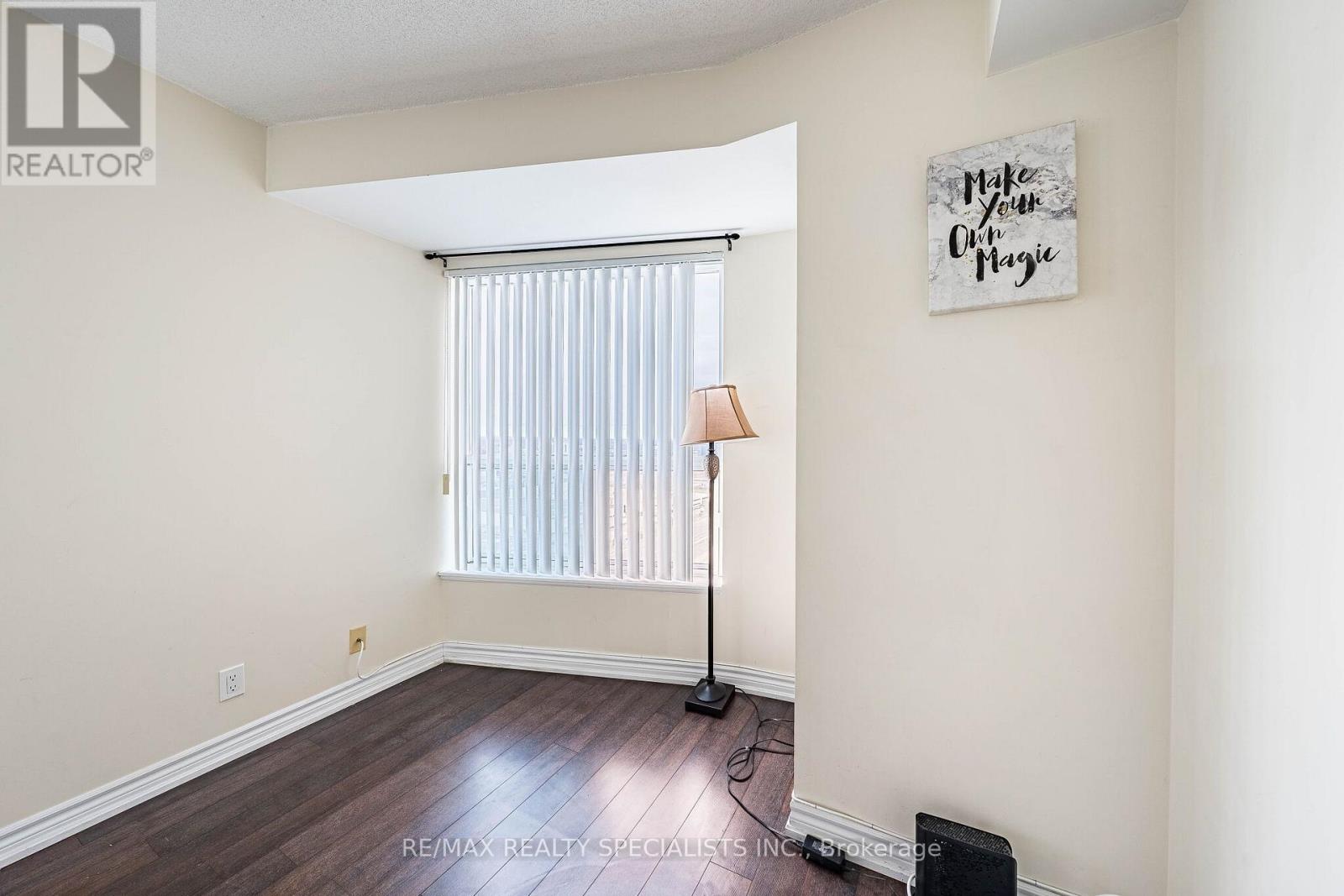 #2803 38 LEE CENTRE DRIVE - 33