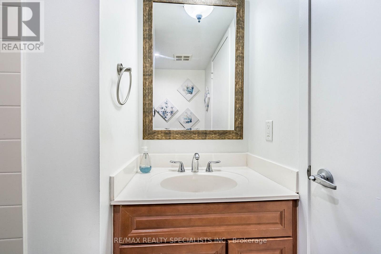 #2803 38 LEE CENTRE DRIVE - 36