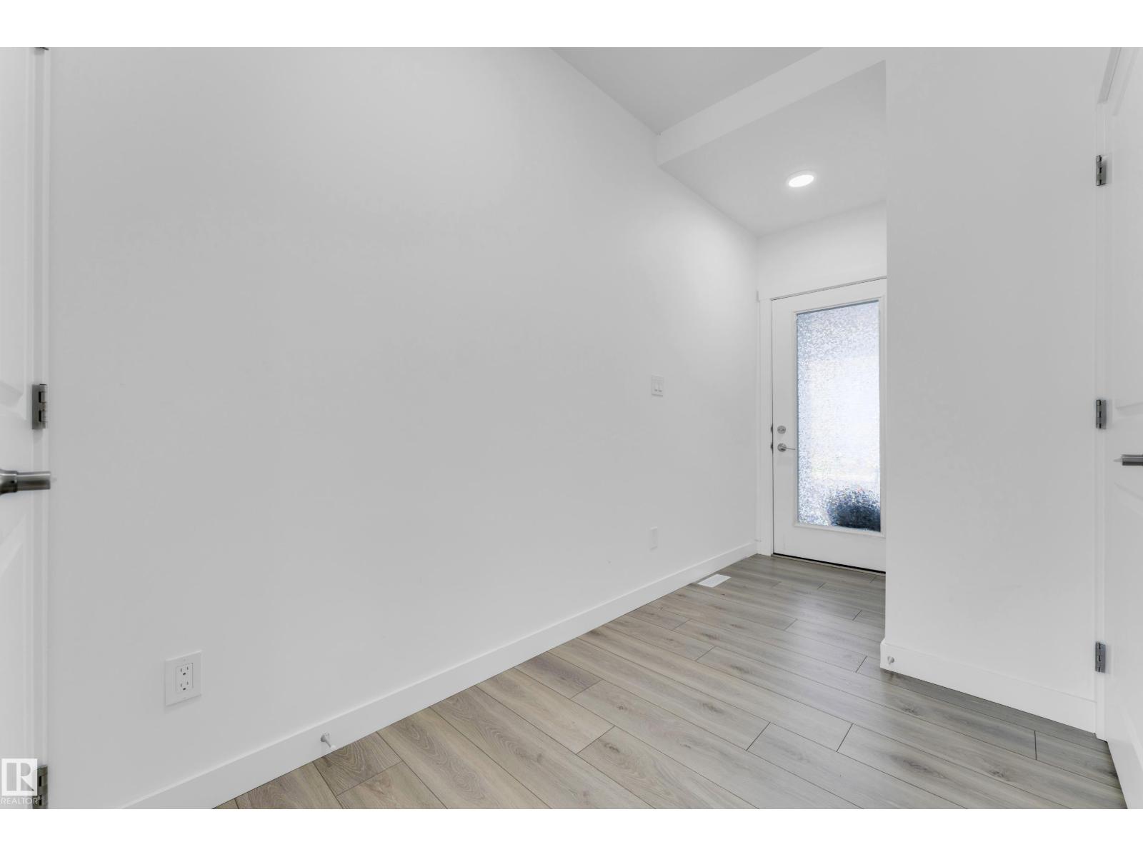 #56 2710 66 ST SW - 23