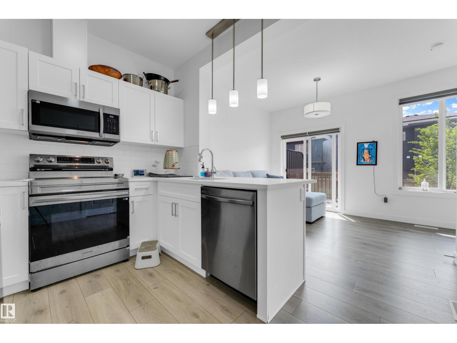 #56 2710 66 ST SW - 6