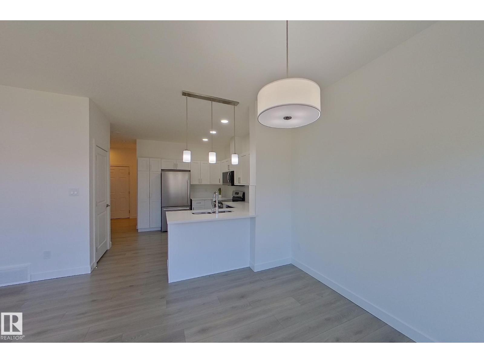 #54 2710 66 ST SW - 10