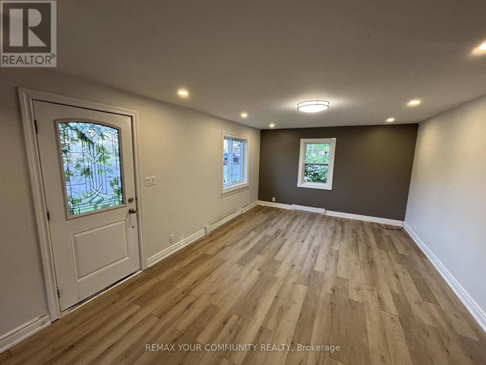 262 THE QUEENSWAY ROAD S - Image 11